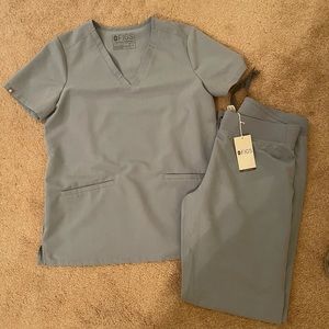 Limited Edition FIGS Scrub Set in Dusty Blue